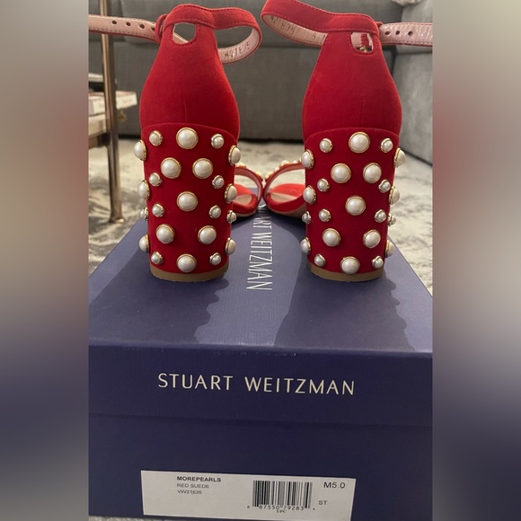 Stuart Weitzman - Picture 9 of 10